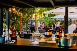 garden patio party3